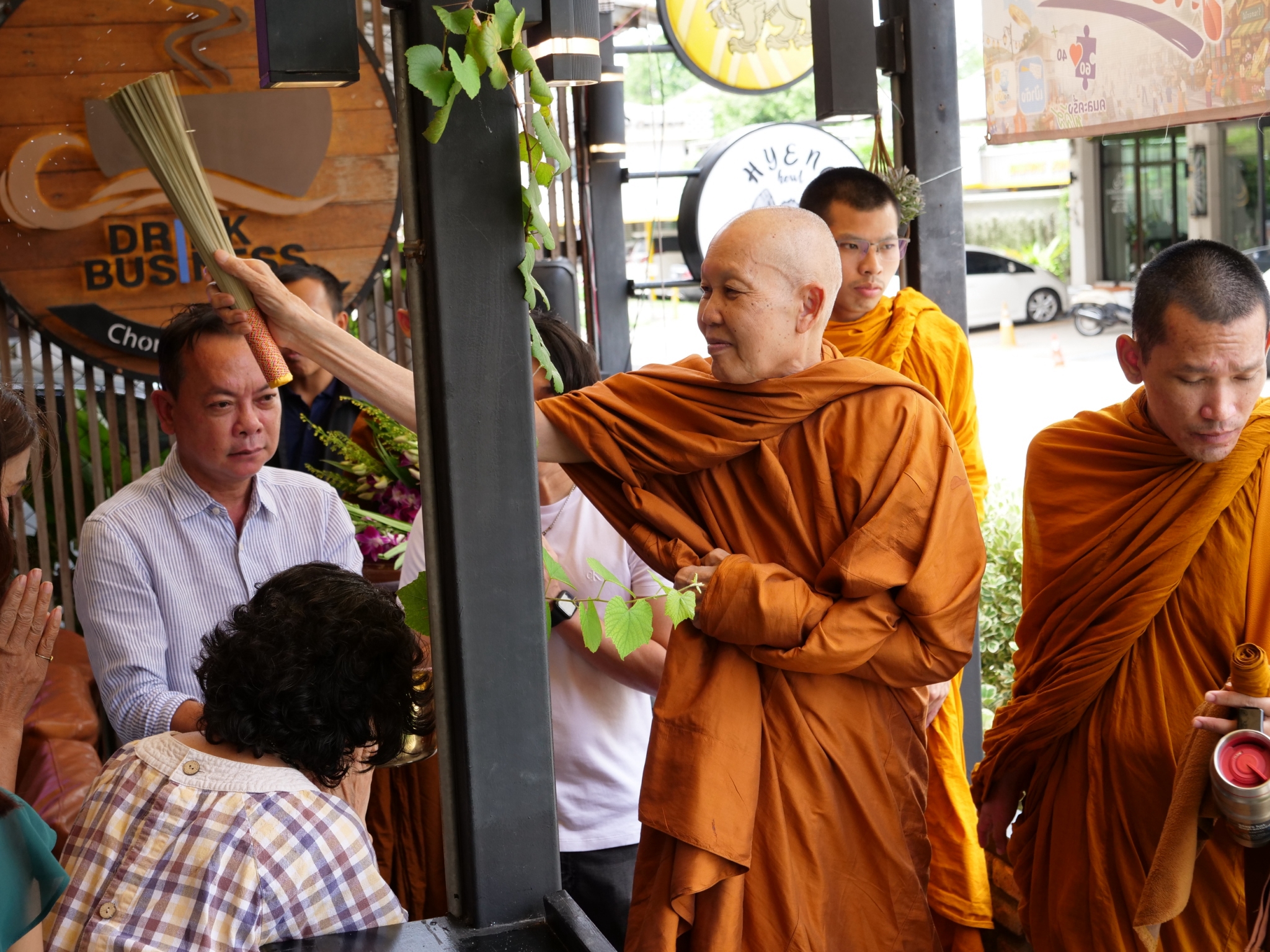 ประมวลภาพงานบุญ ณ บริษัท ชลธี อินโนเวชั่น จำกัด - 2 รูปที่ 7